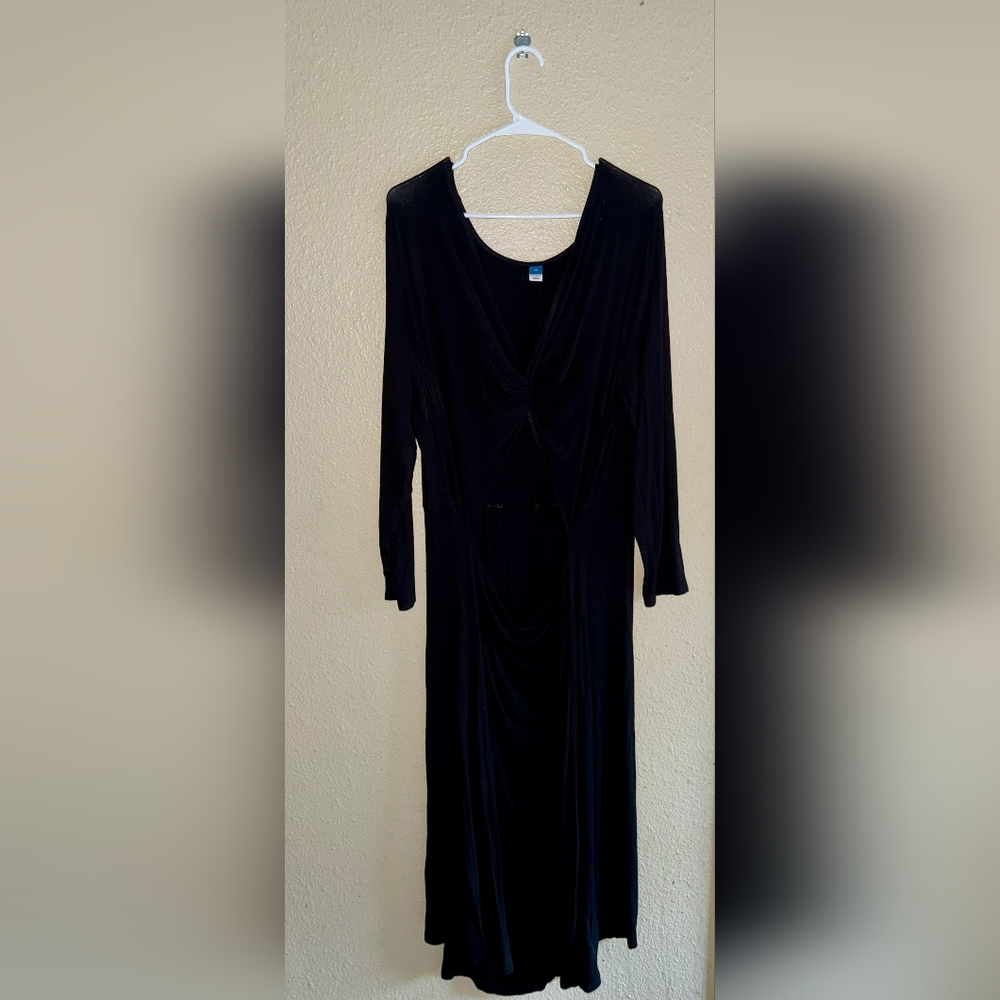 Elegant Black Long-Sleeve Dress